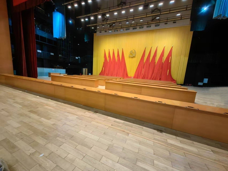 海南省人大会堂主席台桌和会场长条桌